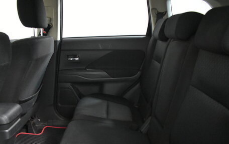 Mitsubishi Outlander III рестайлинг 3, 2012 год, 1 129 000 рублей, 14 фотография