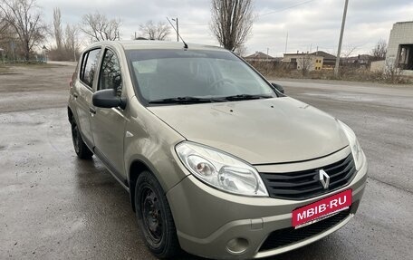 Renault Logan I, 2010 год, 700 000 рублей, 1 фотография