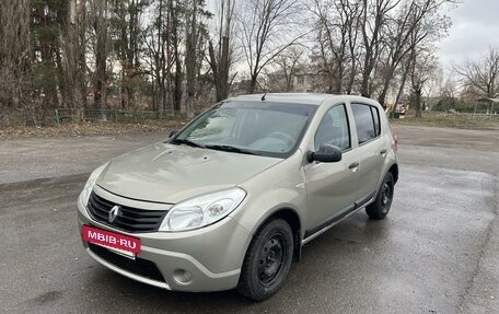 Renault Logan I, 2010 год, 700 000 рублей, 6 фотография