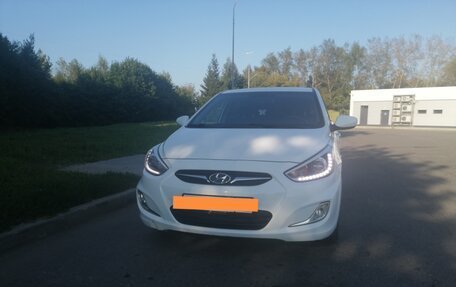 Hyundai Solaris II рестайлинг, 2014 год, 1 080 000 рублей, 3 фотография