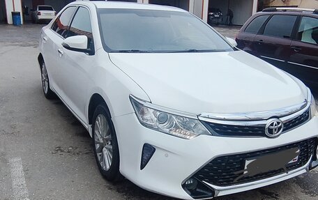 Toyota Camry, 2017 год, 1 570 000 рублей, 2 фотография