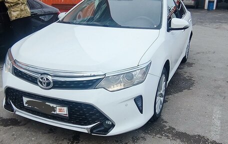 Toyota Camry, 2017 год, 1 570 000 рублей, 4 фотография