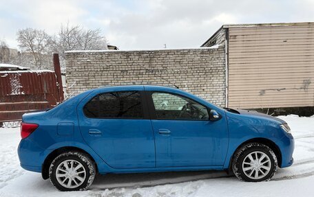 Renault Logan II, 2015 год, 860 000 рублей, 2 фотография