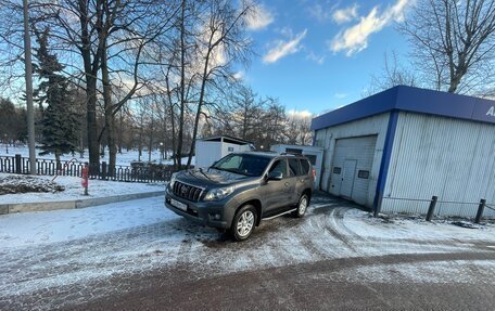 Toyota Land Cruiser Prado 150 рестайлинг 2, 2012 год, 2 950 000 рублей, 2 фотография