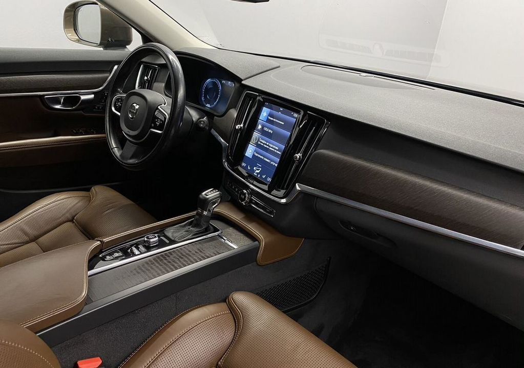 Volvo V90 Cross Country, 2017 год, 3 245 000 рублей, 9 фотография