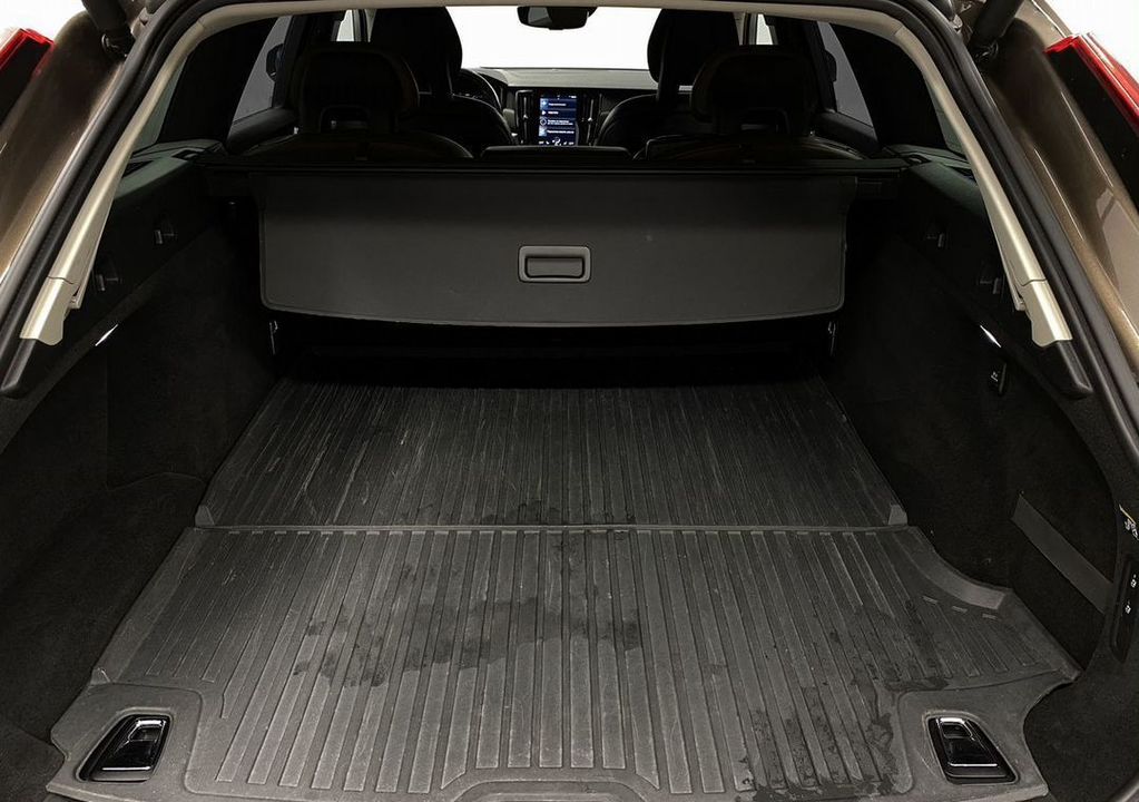 Volvo V90 Cross Country, 2017 год, 3 245 000 рублей, 8 фотография