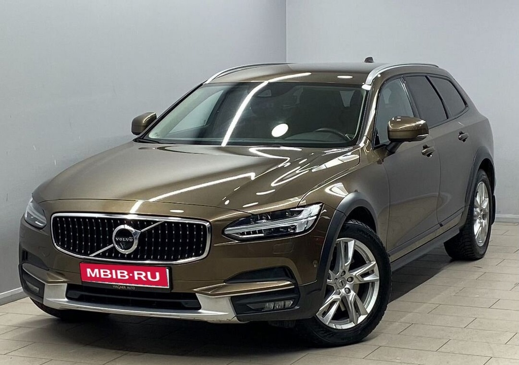 Volvo V90 Cross Country, 2017 год, 3 245 000 рублей, 1 фотография