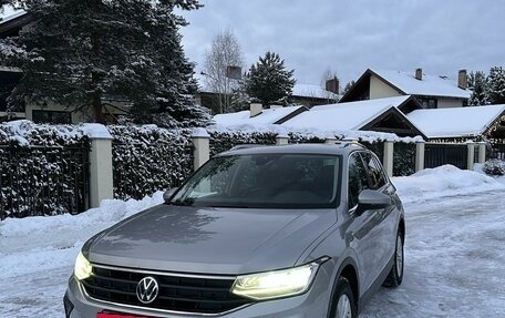 Volkswagen Tiguan II, 2020 год, 2 650 000 рублей, 20 фотография