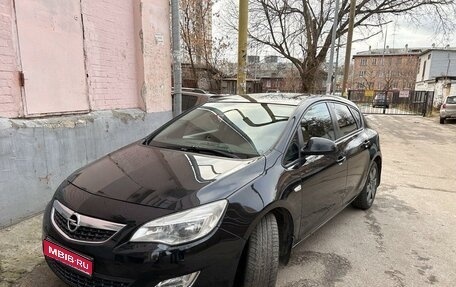 Opel Astra J, 2011 год, 790 000 рублей, 1 фотография