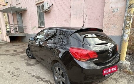 Opel Astra J, 2011 год, 790 000 рублей, 2 фотография