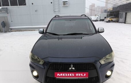 Mitsubishi Outlander III рестайлинг 3, 2011 год, 1 000 000 рублей, 12 фотография