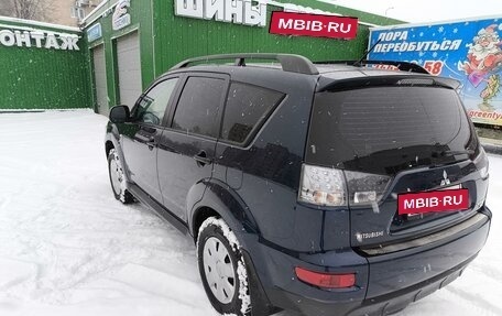 Mitsubishi Outlander III рестайлинг 3, 2011 год, 1 000 000 рублей, 18 фотография