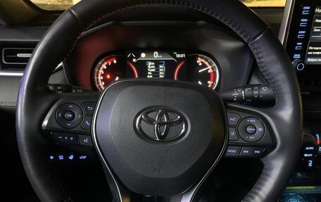 Toyota RAV4, 2021 год, 3 750 000 рублей, 13 фотография