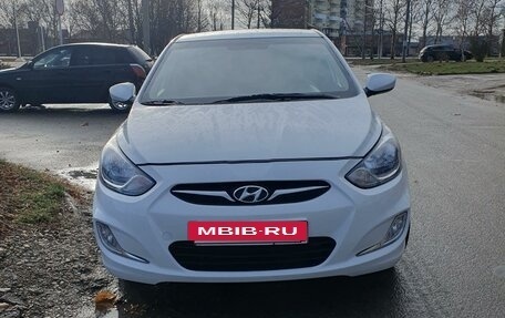 Hyundai Solaris II рестайлинг, 2013 год, 670 000 рублей, 14 фотография