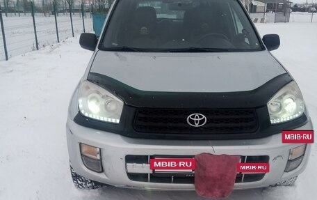 Toyota RAV4, 2001 год, 700 000 рублей, 3 фотография