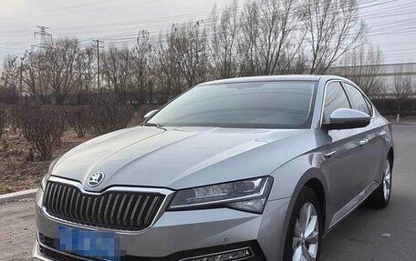 Skoda Superb III рестайлинг, 2022 год, 2 120 000 рублей, 1 фотография