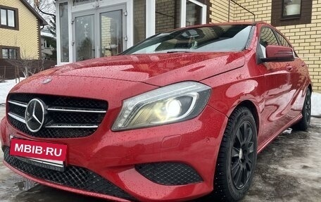 Mercedes-Benz A-Класс, 2013 год, 1 600 000 рублей, 2 фотография