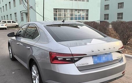 Skoda Superb III рестайлинг, 2022 год, 2 120 000 рублей, 2 фотография