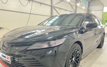 Toyota Camry, 2018 год, 2 750 000 рублей, 4 фотография