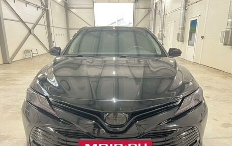 Toyota Camry, 2018 год, 2 750 000 рублей, 3 фотография