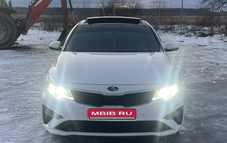 KIA Optima IV, 2018 год, 2 770 000 рублей, 4 фотография