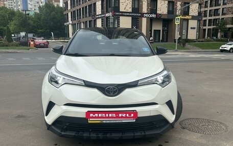 Toyota C-HR I рестайлинг, 2018 год, 1 999 000 рублей, 2 фотография