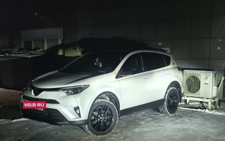 Toyota RAV4, 2019 год, 3 333 333 рублей, 2 фотография