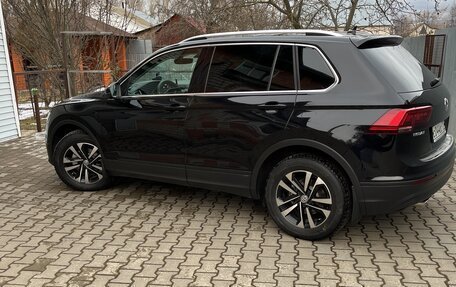 Volkswagen Tiguan II, 2019 год, 2 500 000 рублей, 4 фотография