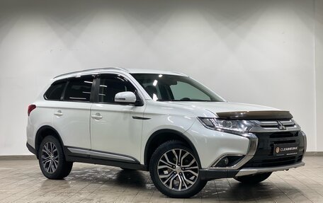 Mitsubishi Outlander III рестайлинг 3, 2015 год, 2 060 000 рублей, 3 фотография