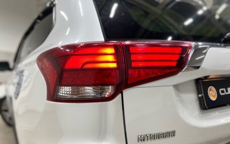 Mitsubishi Outlander III рестайлинг 3, 2015 год, 2 060 000 рублей, 17 фотография