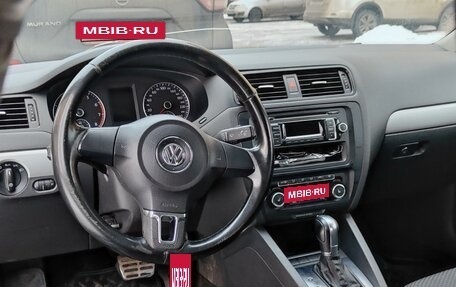 Volkswagen Jetta VI, 2012 год, 870 000 рублей, 3 фотография