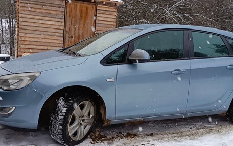 Opel Astra J, 2011 год, 660 000 рублей, 1 фотография