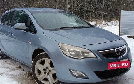 Opel Astra J, 2011 год, 660 000 рублей, 5 фотография