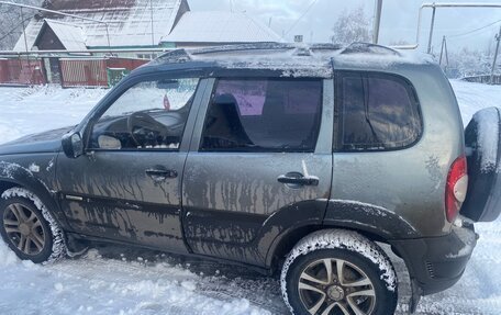 Chevrolet Niva I рестайлинг, 2011 год, 500 000 рублей, 2 фотография