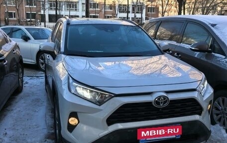 Toyota RAV4, 2020 год, 2 750 000 рублей, 3 фотография