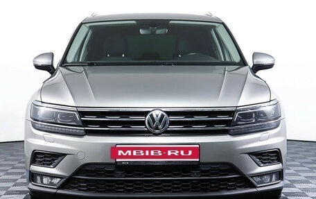 Volkswagen Tiguan II, 2018 год, 2 398 000 рублей, 2 фотография