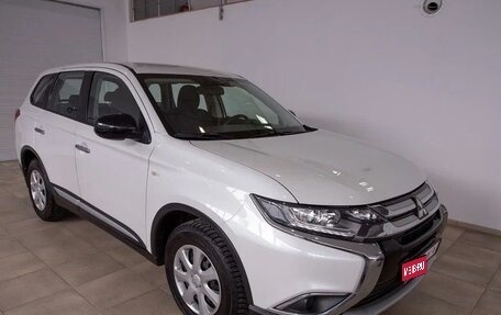 Mitsubishi Outlander III рестайлинг 3, 2017 год, 1 900 000 рублей, 1 фотография