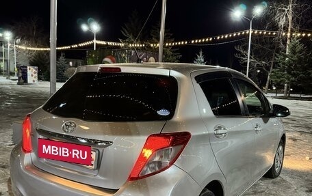 Toyota Vitz, 2013 год, 750 000 рублей, 3 фотография