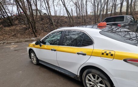 Toyota Camry, 2019 год, 2 090 000 рублей, 7 фотография