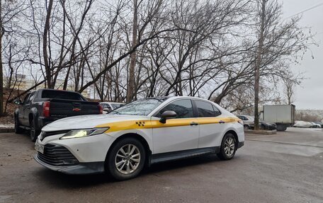 Toyota Camry, 2019 год, 2 090 000 рублей, 5 фотография