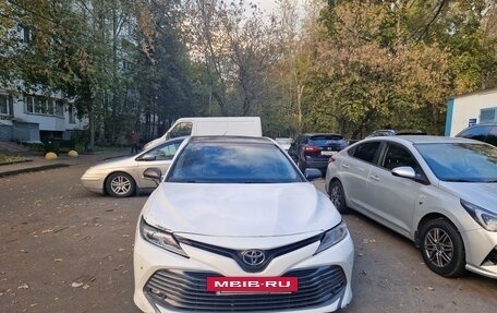 Toyota Camry, 2019 год, 2 090 000 рублей, 10 фотография