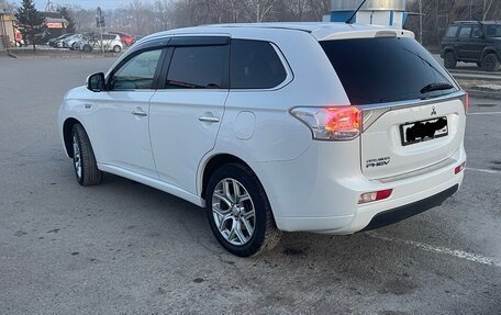 Mitsubishi Outlander III рестайлинг 3, 2013 год, 1 700 000 рублей, 6 фотография