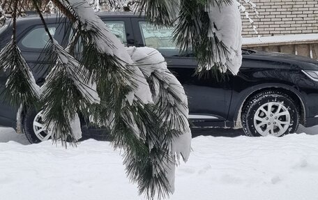 Mitsubishi Outlander III рестайлинг 3, 2019 год, 2 099 999 рублей, 6 фотография