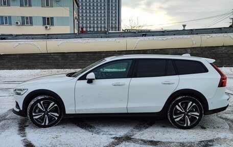 Volvo V60 Cross Country II, 2020 год, 4 900 000 рублей, 10 фотография