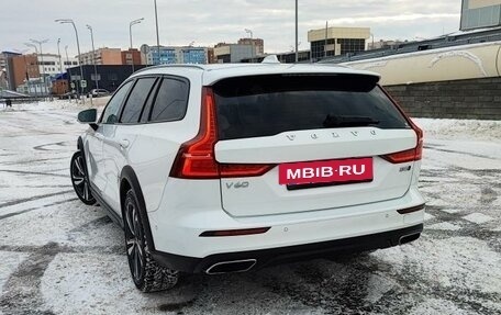 Volvo V60 Cross Country II, 2020 год, 4 900 000 рублей, 8 фотография