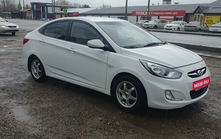 Hyundai Solaris II рестайлинг, 2013 год, 660 000 рублей, 3 фотография