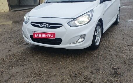 Hyundai Solaris II рестайлинг, 2013 год, 660 000 рублей, 16 фотография