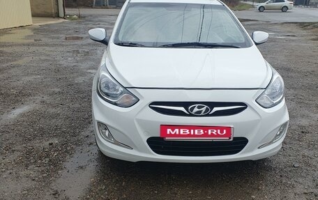 Hyundai Solaris II рестайлинг, 2013 год, 660 000 рублей, 21 фотография