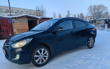 Hyundai Solaris II рестайлинг, 2011 год, 350 000 рублей, 1 фотография