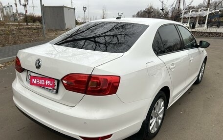 Volkswagen Jetta VI, 2013 год, 999 000 рублей, 6 фотография